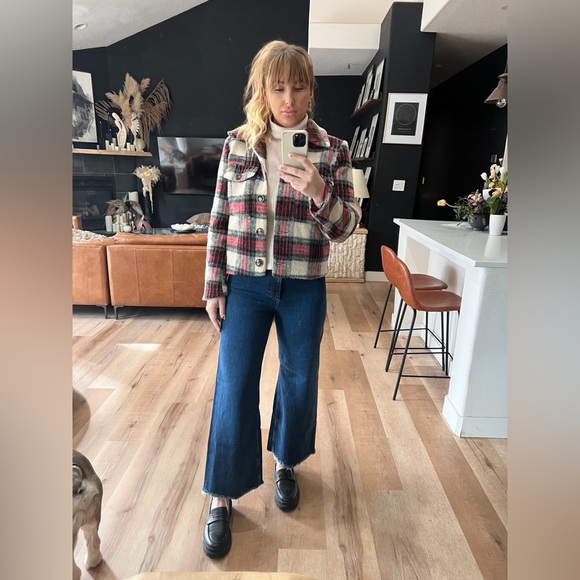 Red black plaid cropped boxy shirt jacket shacket size medium - Picture 2 of 2